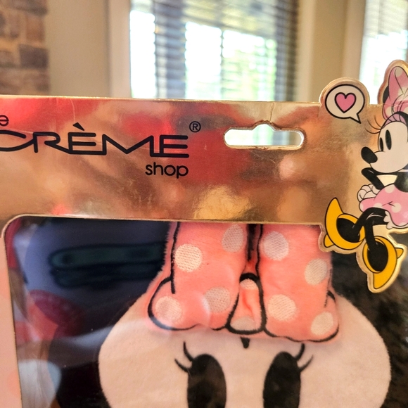 Thee CREME shop Minnie Mouse 3D Plushie Sleep Mask. Limited Edition - Picture 5 of 5